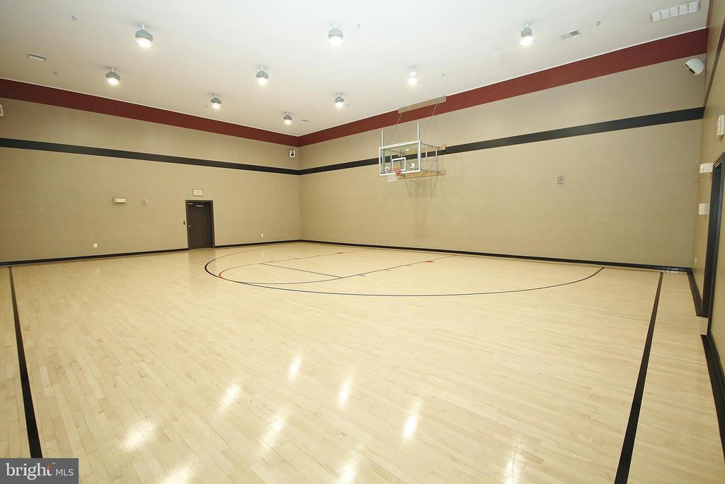 9486 VIRGINIA CENTER BOULEVARD Unit: 202