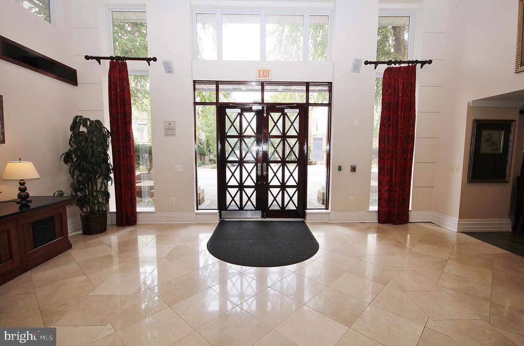 9486 VIRGINIA CENTER BOULEVARD Unit: 202