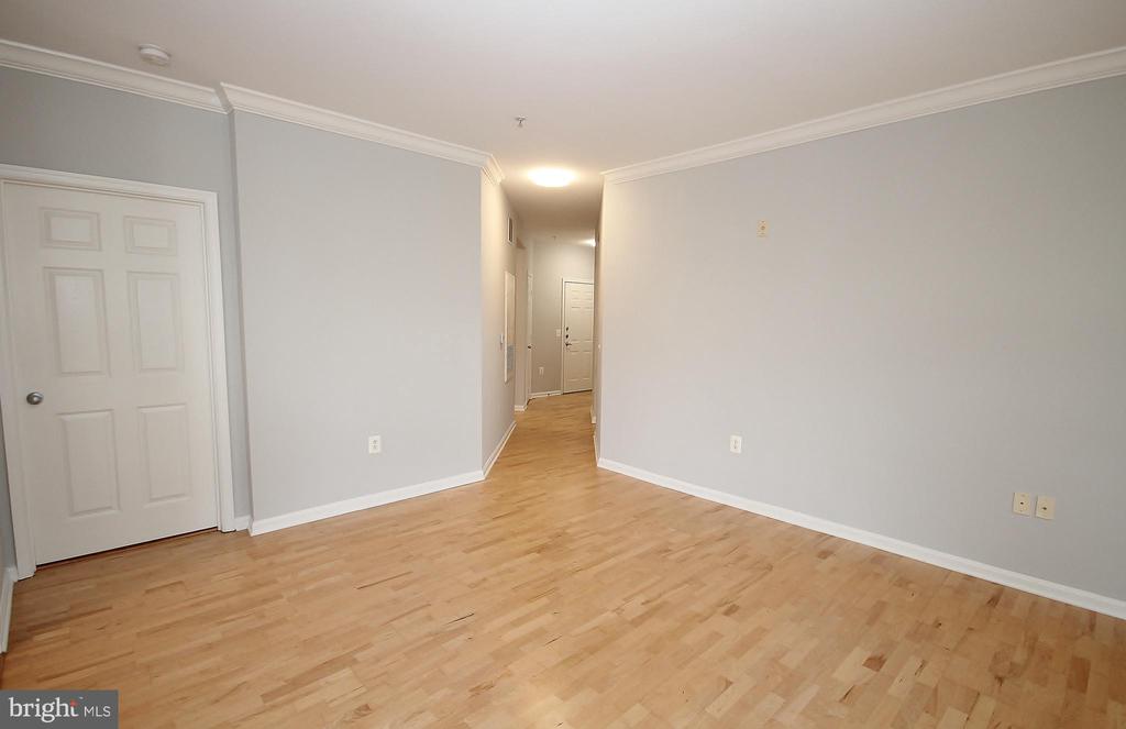 9486 VIRGINIA CENTER BOULEVARD Unit: 202