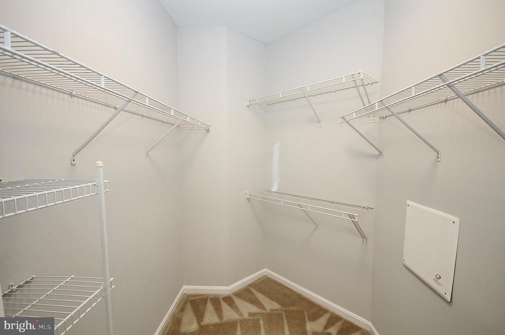 9486 VIRGINIA CENTER BOULEVARD Unit: 202