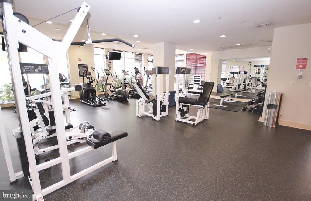 9486 VIRGINIA CENTER BOULEVARD Unit: 202