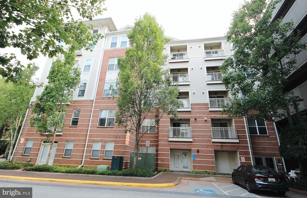 9486 VIRGINIA CENTER BOULEVARD Unit: 202