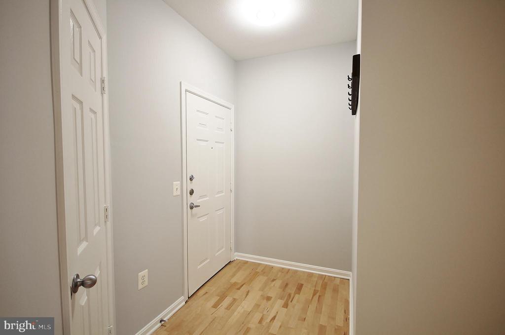 9486 VIRGINIA CENTER BOULEVARD Unit: 202