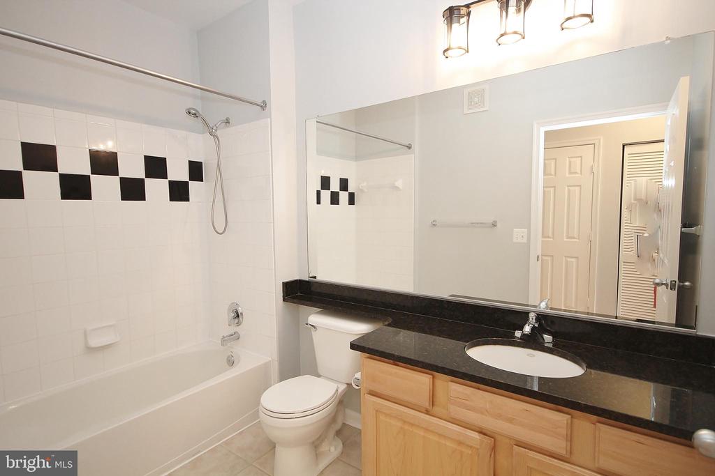 9486 VIRGINIA CENTER BOULEVARD Unit: 202
