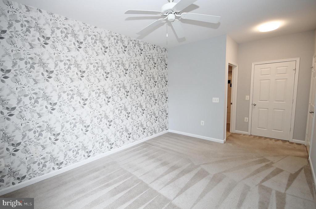 9486 VIRGINIA CENTER BOULEVARD Unit: 202