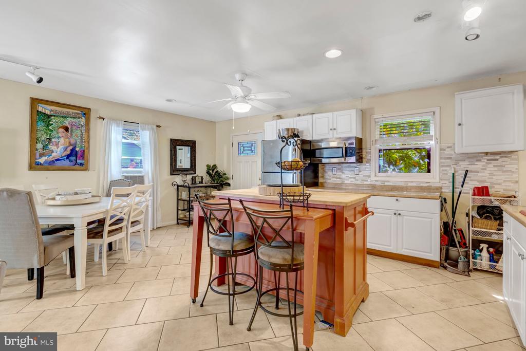 12504 POPES HEAD ROAD