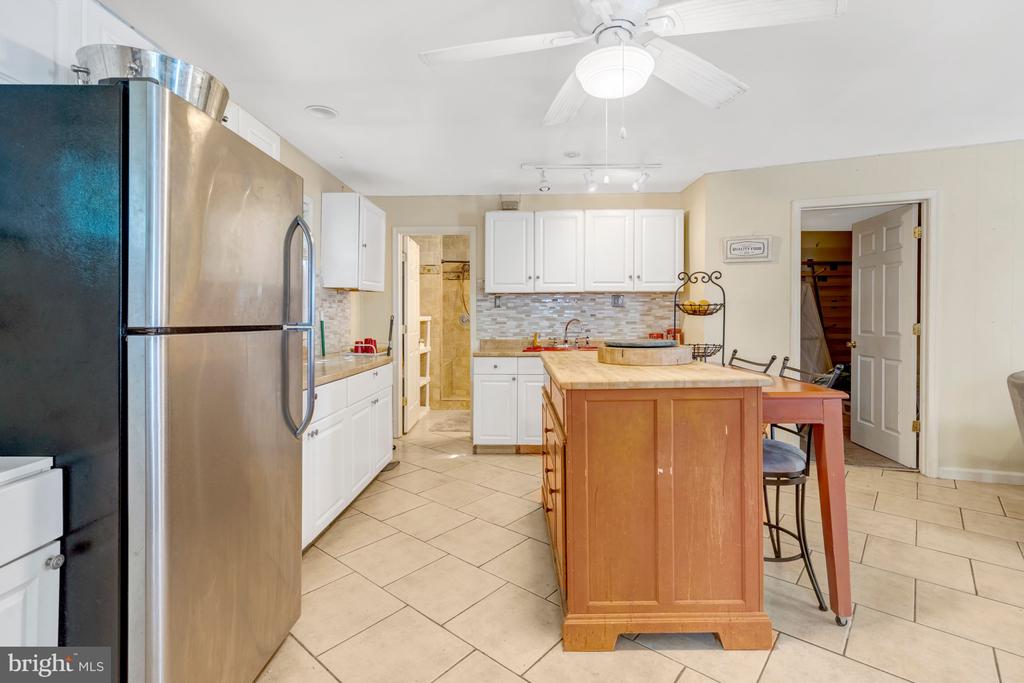 12504 POPES HEAD ROAD
