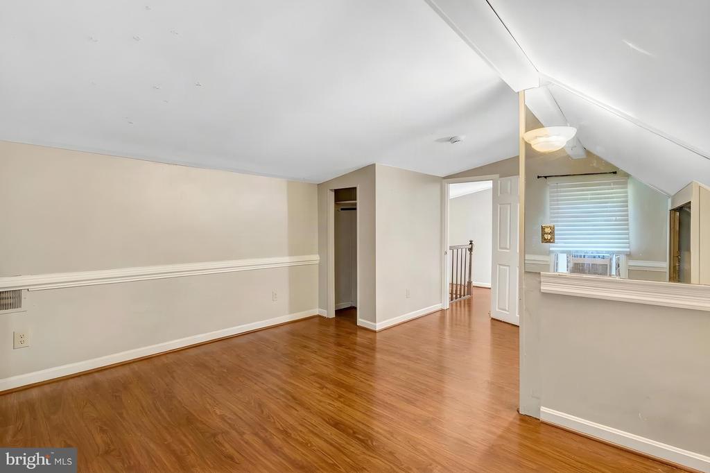 12504 POPES HEAD ROAD