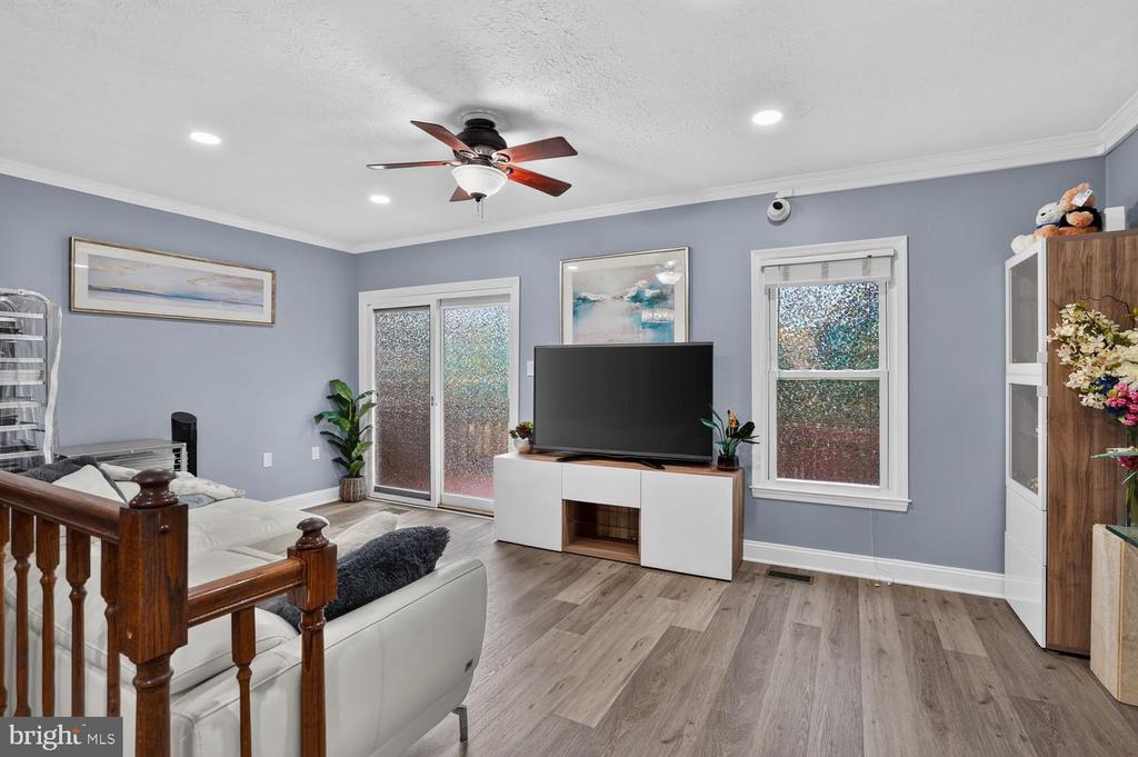 7372 STREAM WAY