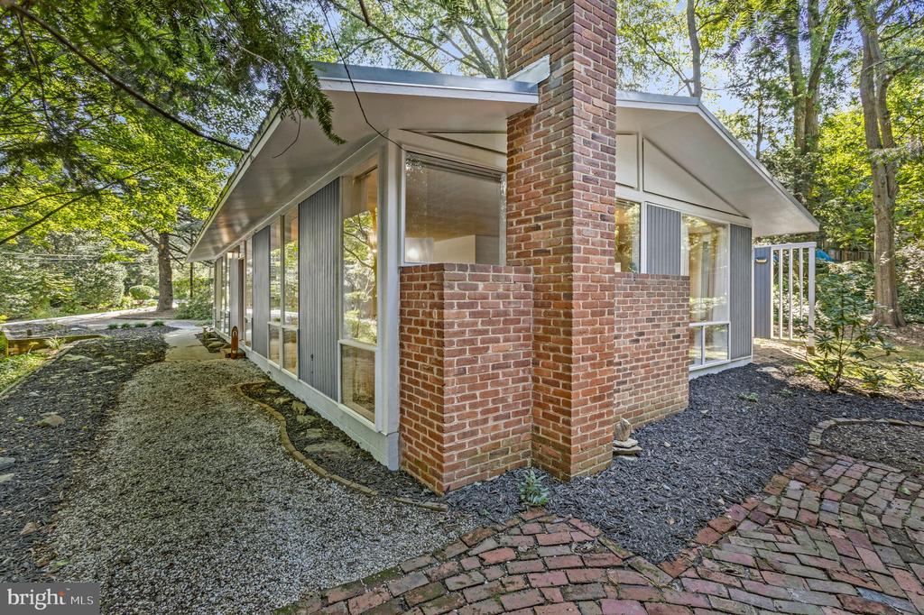 2313 GLASGOW ROAD