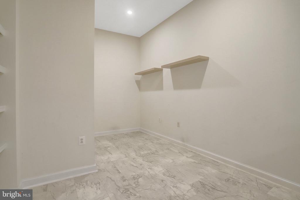 2451 MIDTOWN AVENUE Unit: 104