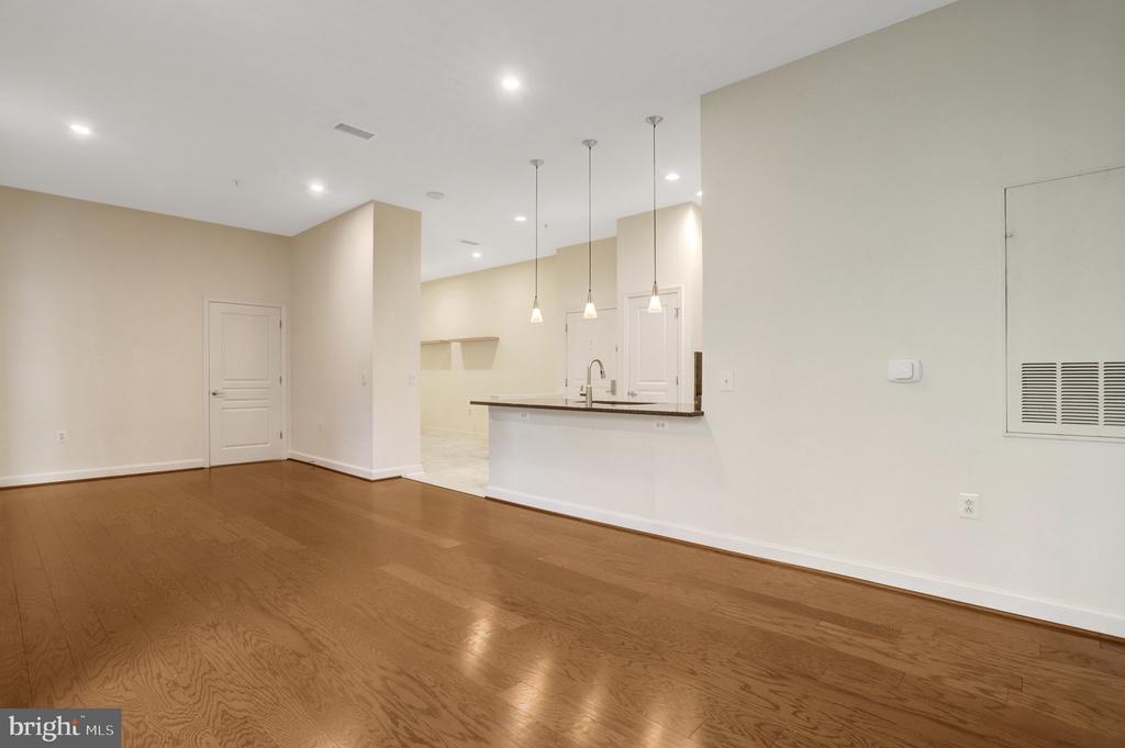 2451 MIDTOWN AVENUE Unit: 104