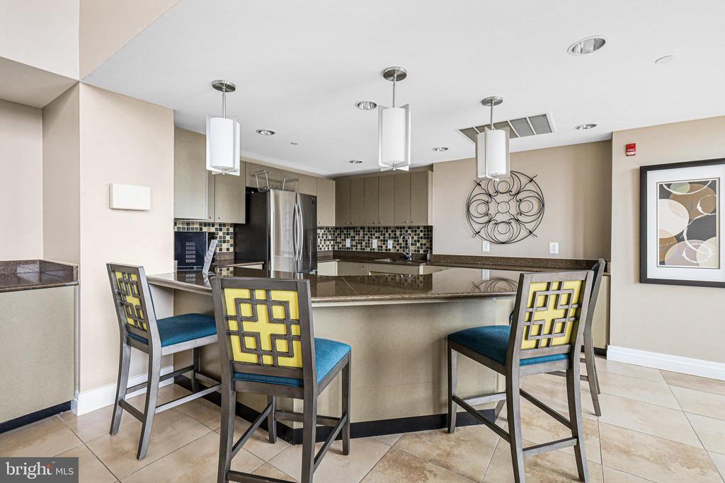 2451 MIDTOWN AVENUE Unit: 104