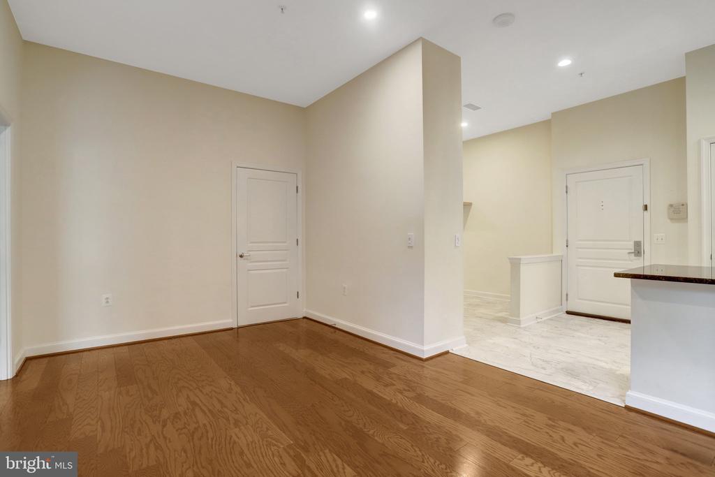 2451 MIDTOWN AVENUE Unit: 104