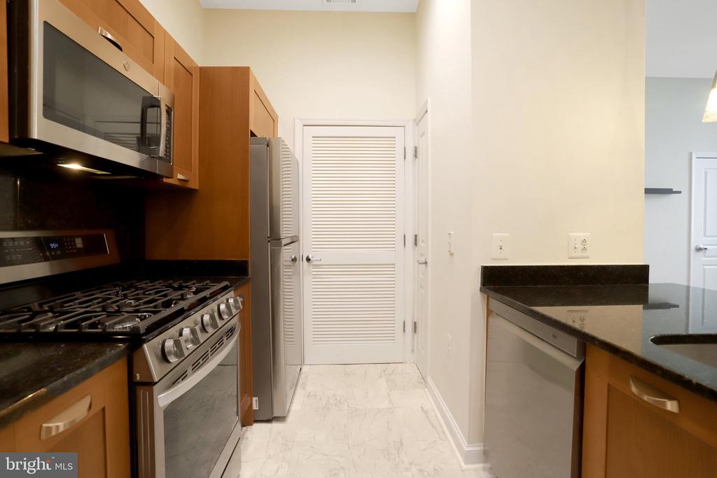 2451 MIDTOWN AVENUE Unit: 104