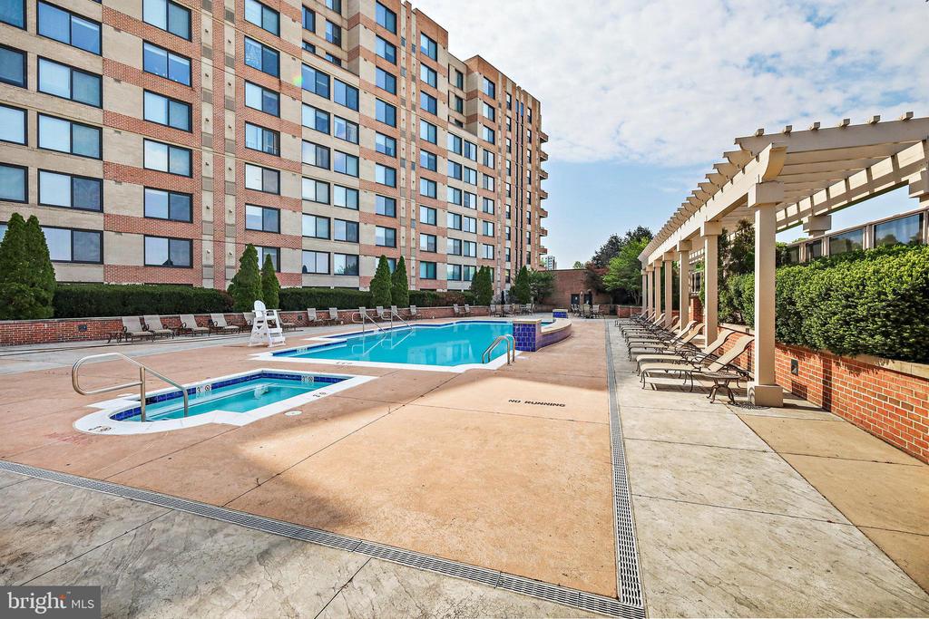2451 MIDTOWN AVENUE Unit: 104