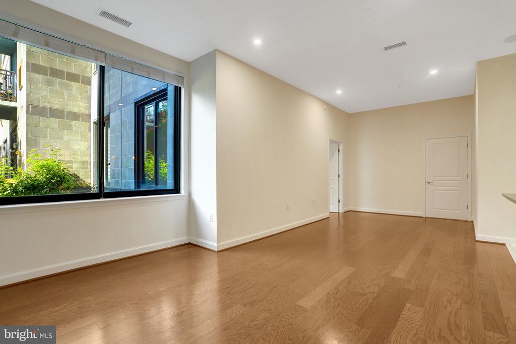 2451 MIDTOWN AVENUE Unit: 104