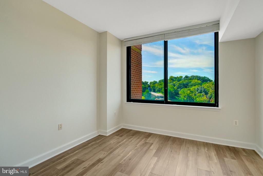2451 MIDTOWN AVENUE Unit: 1319
