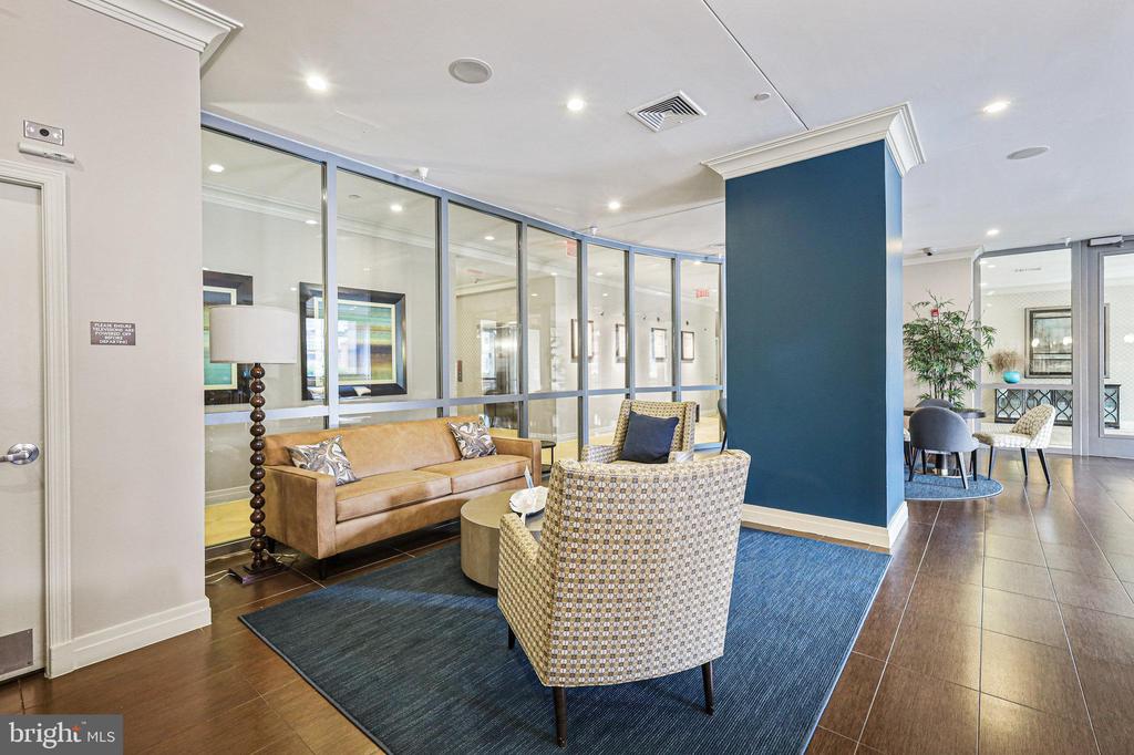 2451 MIDTOWN AVENUE Unit: 1319