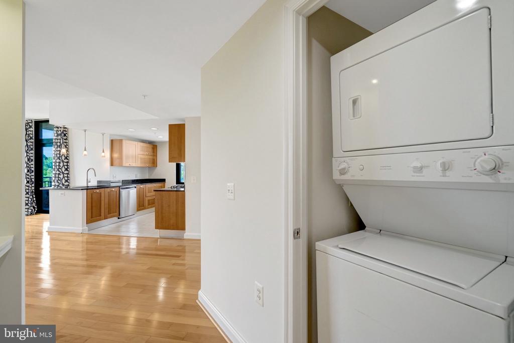 2451 MIDTOWN AVENUE Unit: 1319