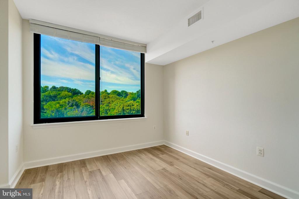 2451 MIDTOWN AVENUE Unit: 1319