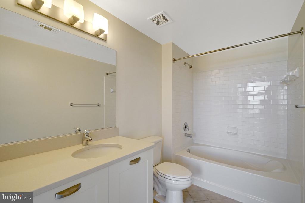 2451 MIDTOWN AVENUE Unit: 1319