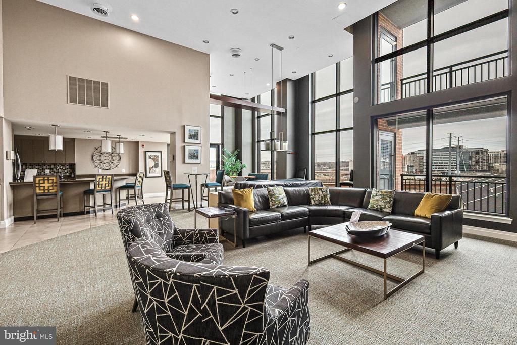 2451 MIDTOWN AVENUE Unit: 1319