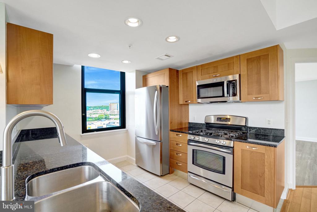2451 MIDTOWN AVENUE Unit: 1319