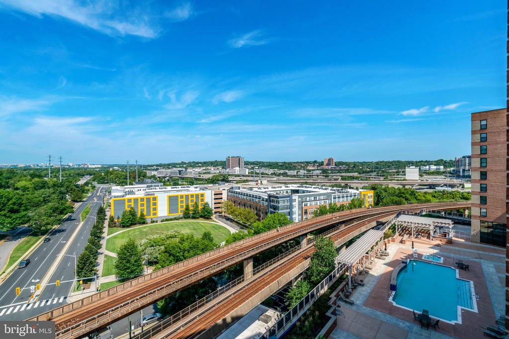 2451 MIDTOWN AVENUE Unit: 1319