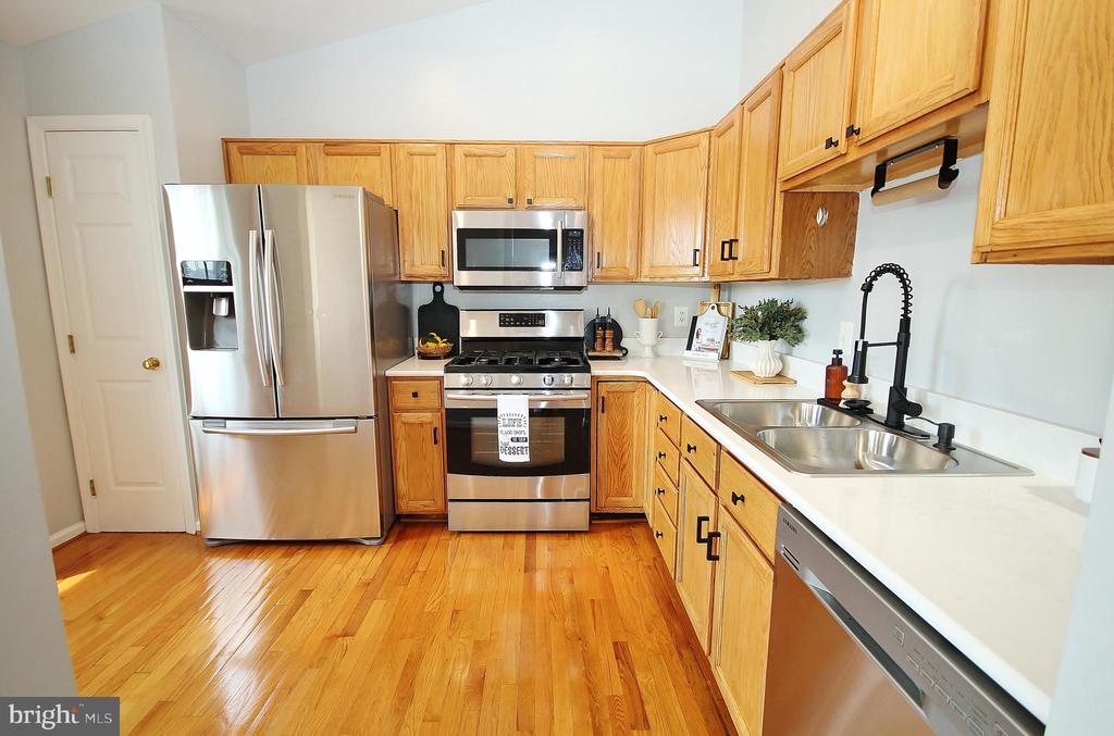 7522 SNOWPEA COURT Unit: 21