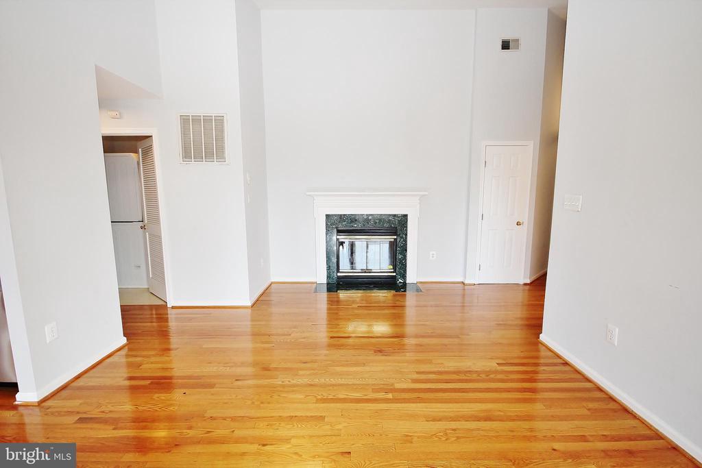 7522 SNOWPEA COURT Unit: 21