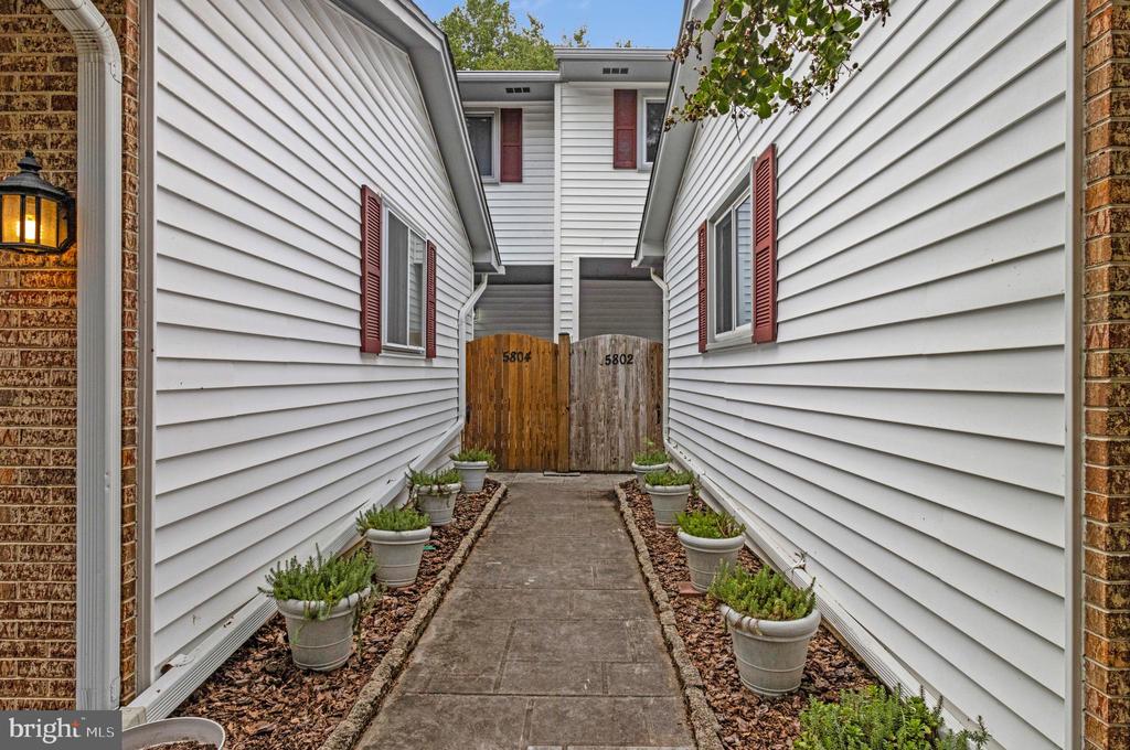 5804 CANVASBACK ROAD