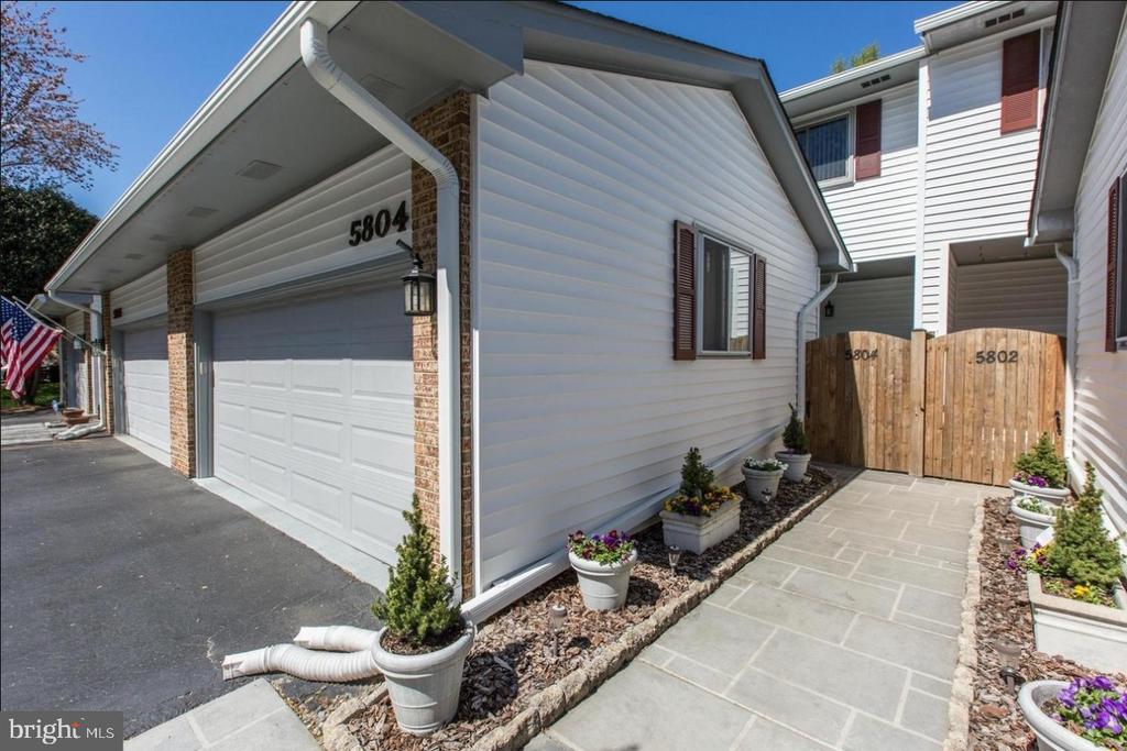 5804 CANVASBACK ROAD