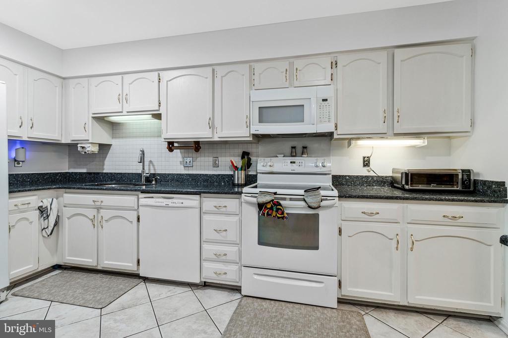 5804 CANVASBACK ROAD