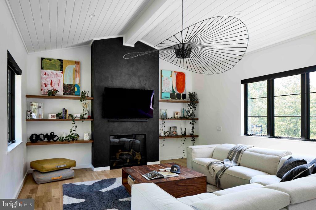 1312 MERCHANT LANE