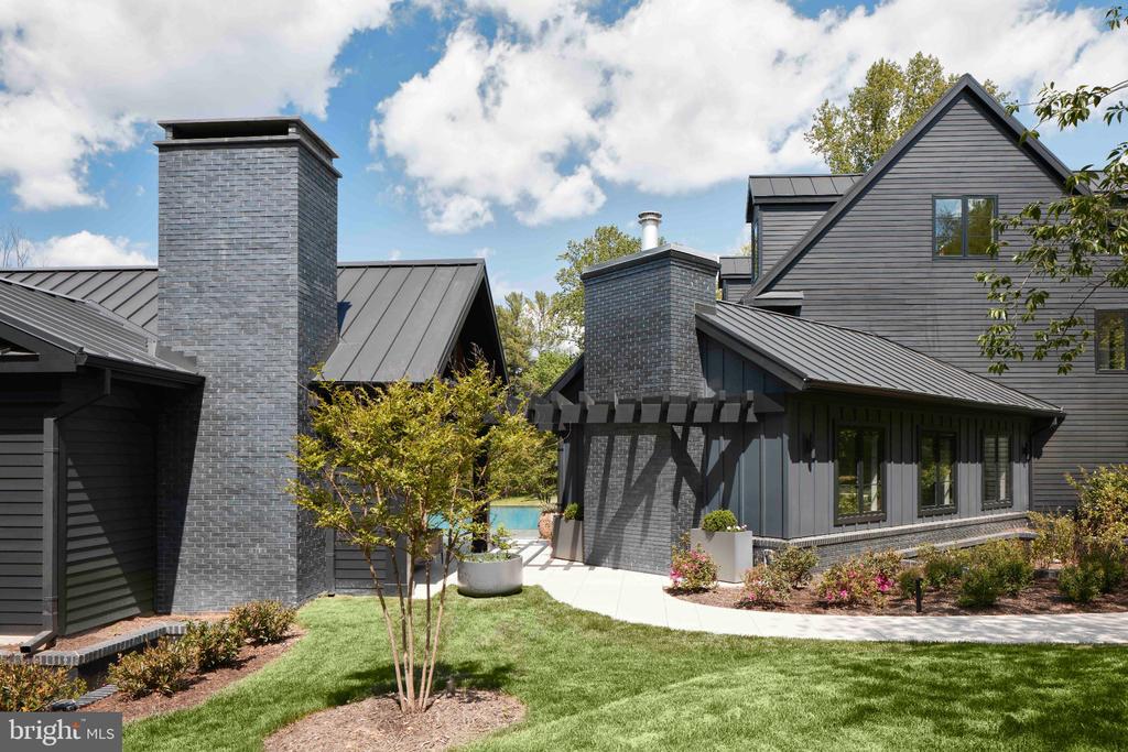 1312 MERCHANT LANE