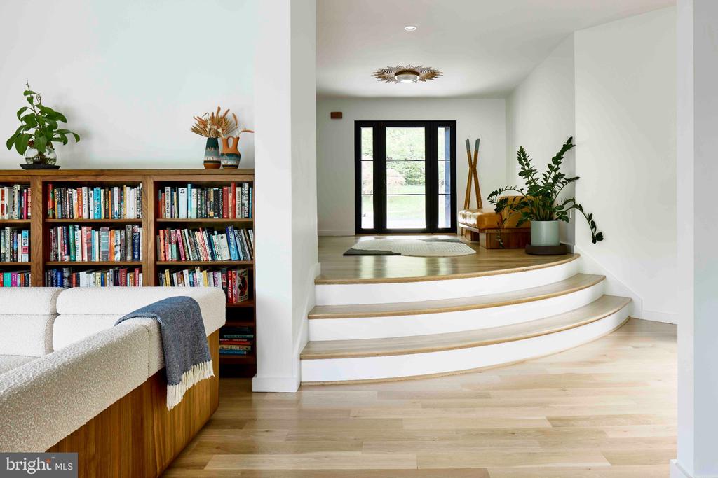 1312 MERCHANT LANE