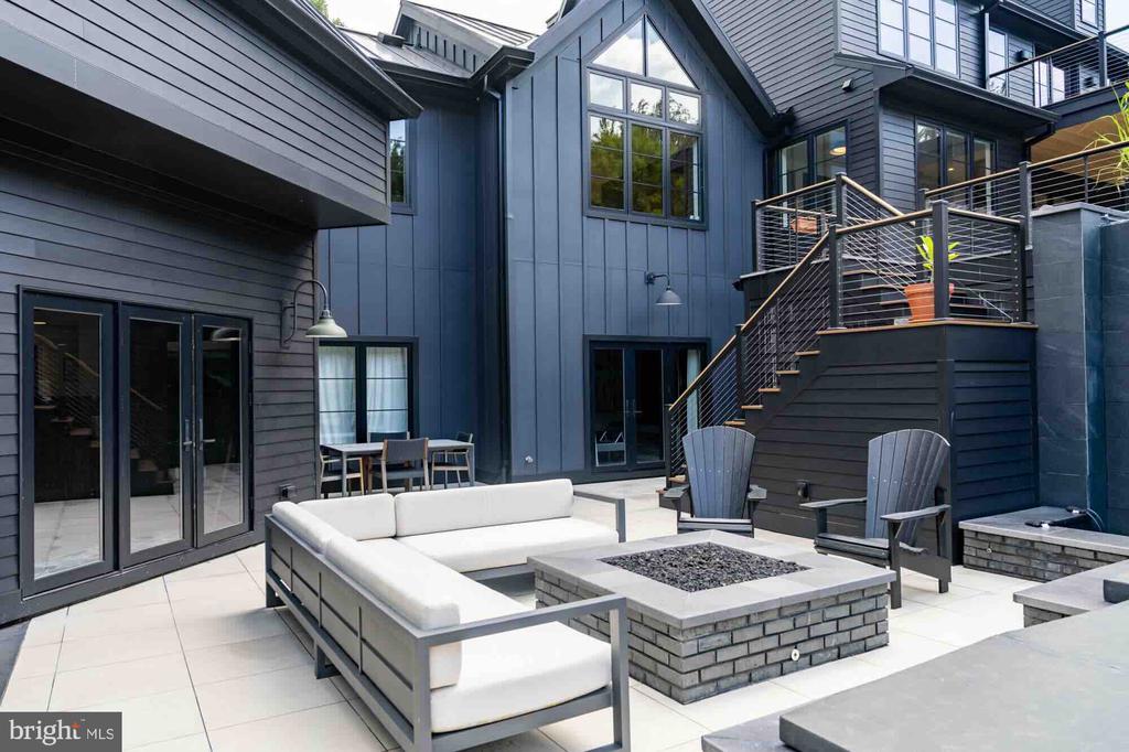 1312 MERCHANT LANE