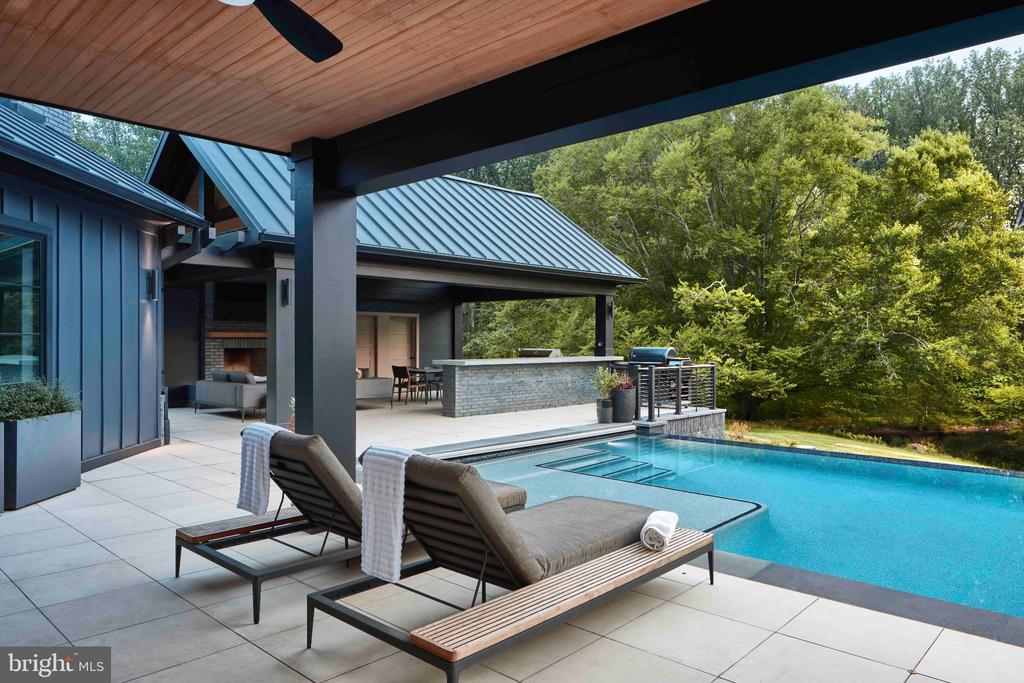 1312 MERCHANT LANE