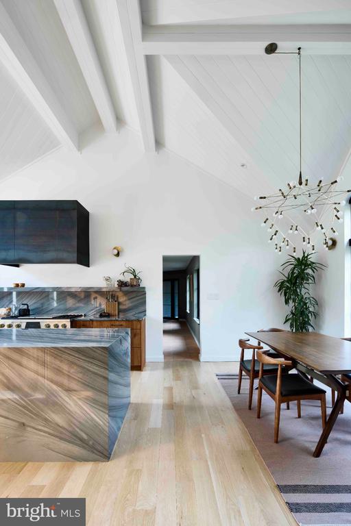 1312 MERCHANT LANE