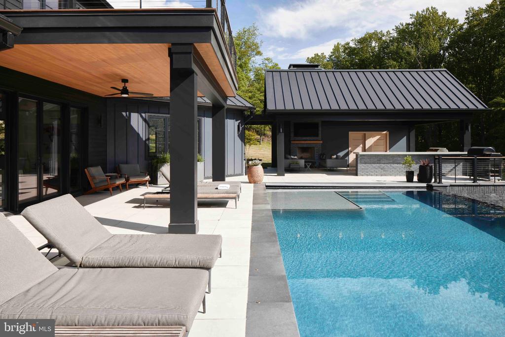 1312 MERCHANT LANE