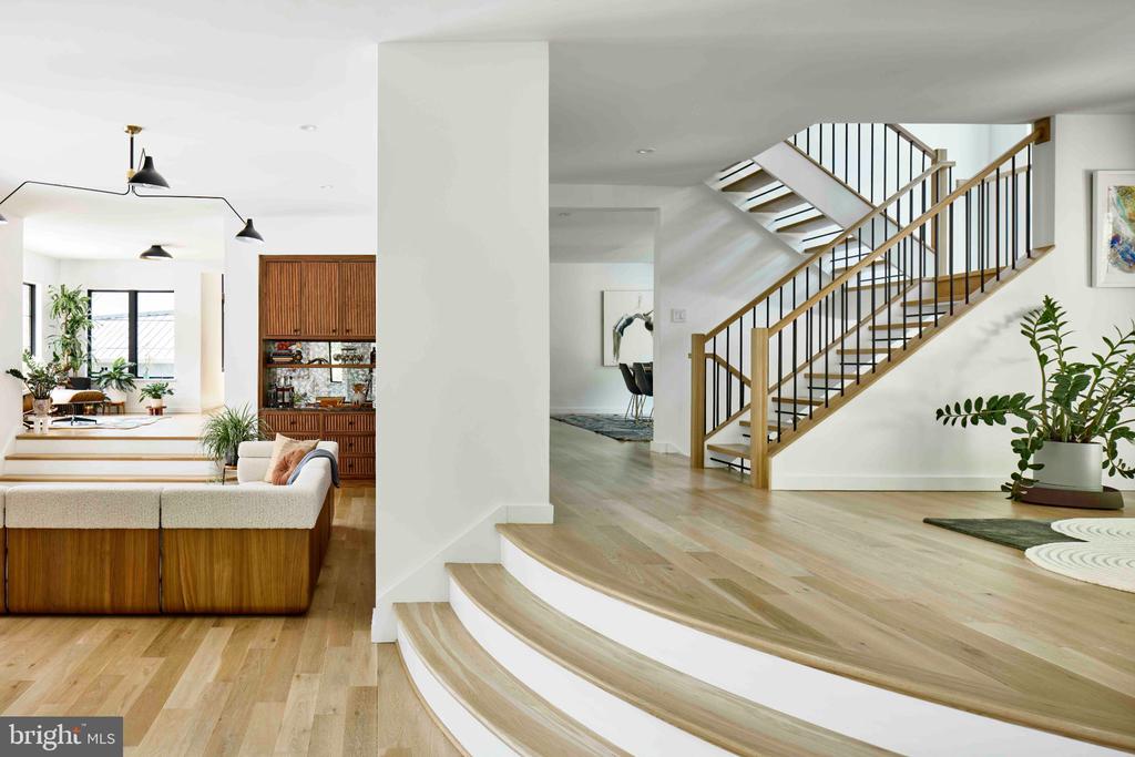 1312 MERCHANT LANE