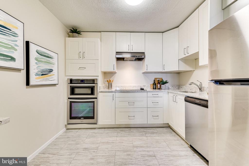 8370 GREENSBORO DRIVE Unit: 516