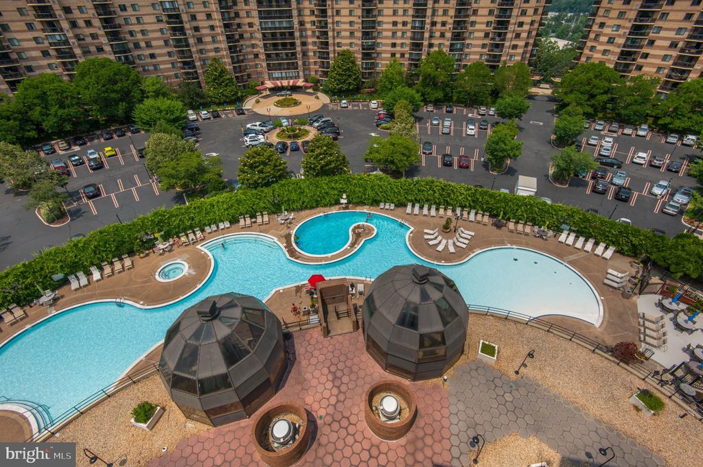 8370 GREENSBORO DRIVE Unit: 516