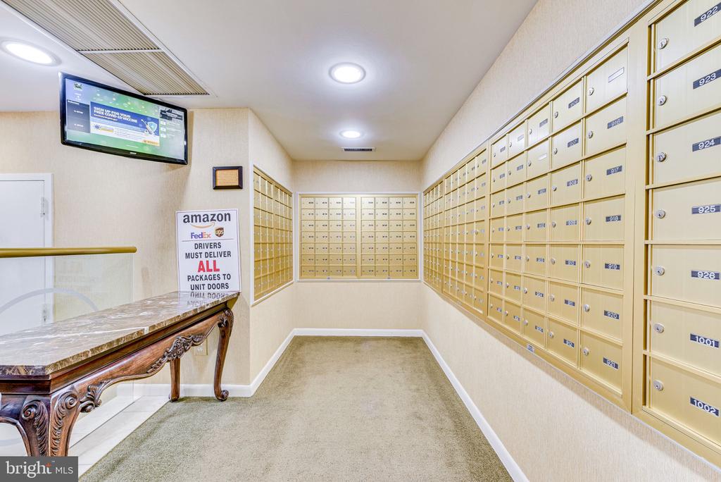 8370 GREENSBORO DRIVE Unit: 516