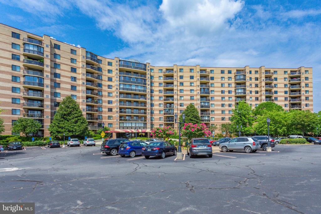 8370 GREENSBORO DRIVE Unit: 516