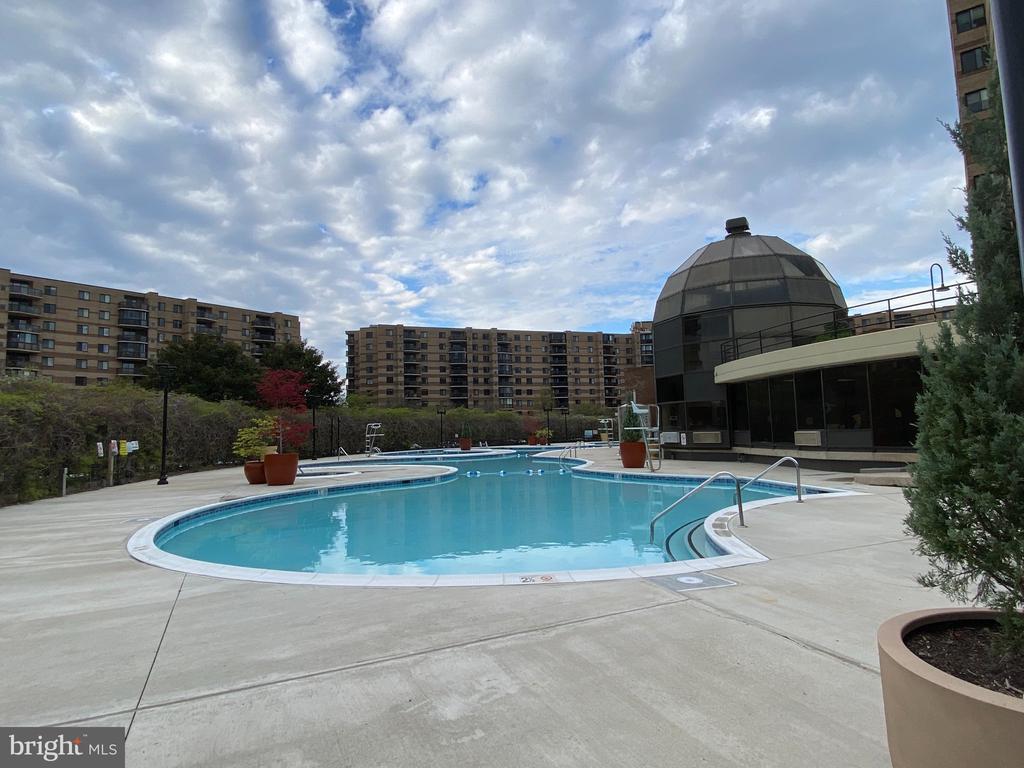 8370 GREENSBORO DRIVE Unit: 516