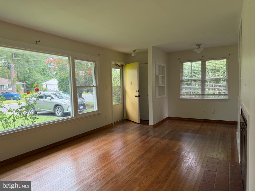 1805 STRATFORD DRIVE