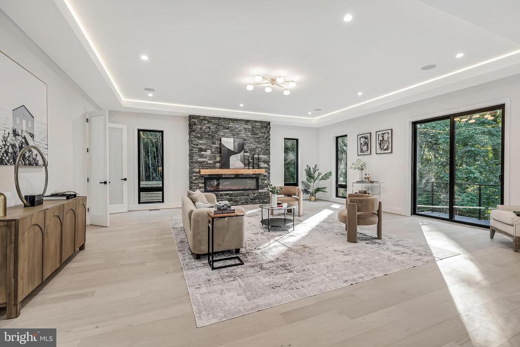 4916 RIDGEWOOD ROAD