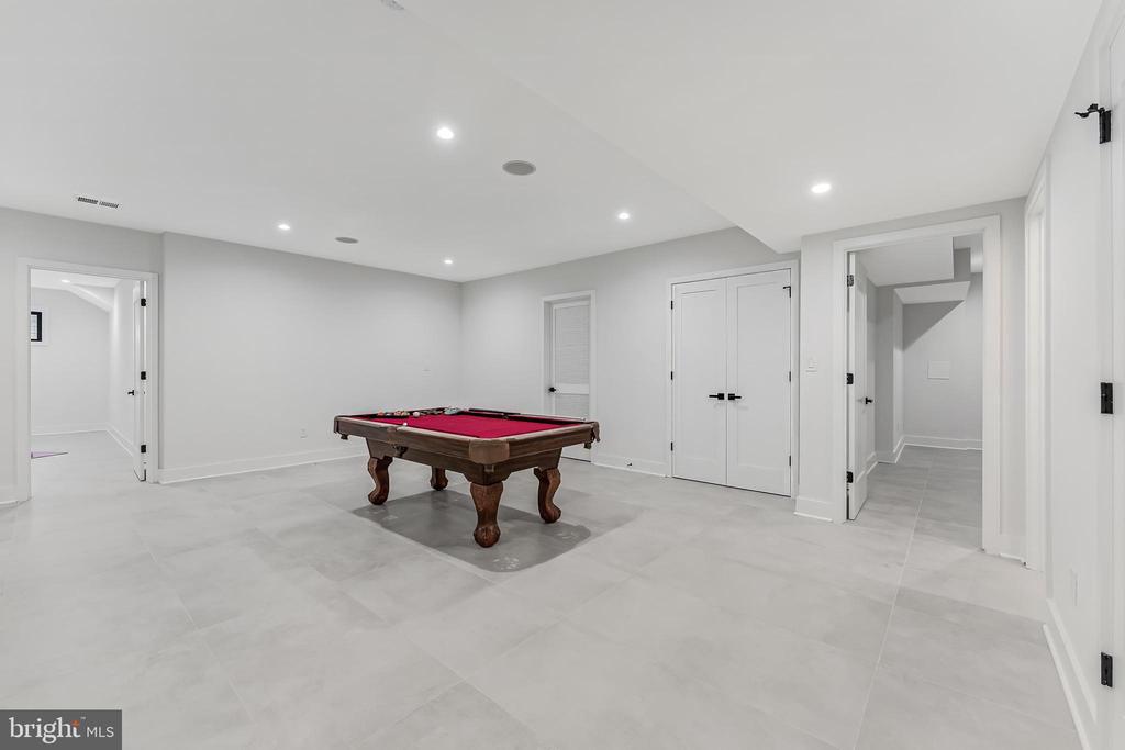 4916 RIDGEWOOD ROAD